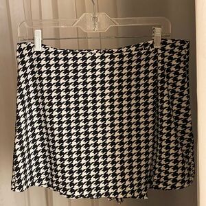 Houndstooth Black and White Skort